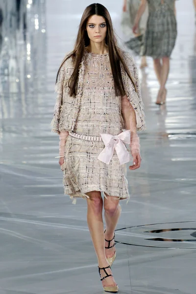 Look 50